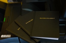 Hardcover Diplomat in Schwarz mit Gold-Prägung